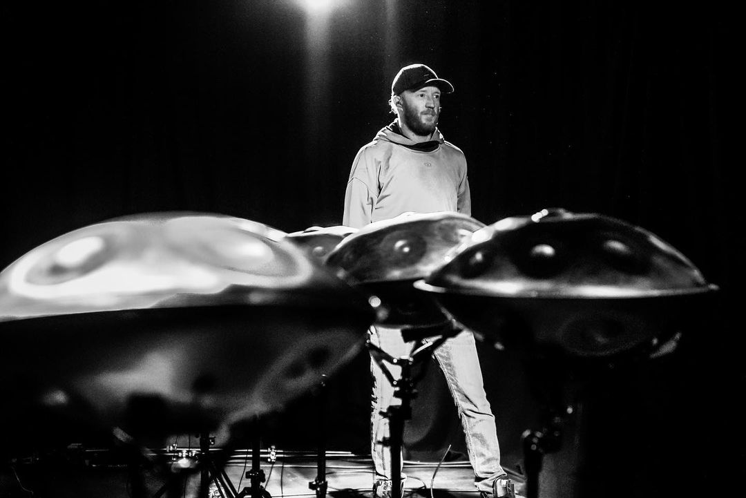 The epic <a href="/DannyCudd/">Danny Cudd</a> on stage! ⚡️

#hangmassive #hangmassivelive #thehangmassiveexperience #yishama #zephyr #uktour #hangmassiveontour