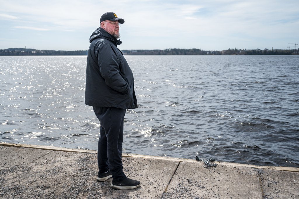 Kuuntele tuore tekijähaastattelu nettisivuiltamme! Tapio Nykänen haastatteli bassobaritoni Juha Uusitaloa Tampereella.

karvalakkiooppera.fi/karvalakkioopp…

#karvalakkiooppera #ooppera #korundi #kansallisooppera #kekkonen #rovaniemi #helsinki @oopperabaletti