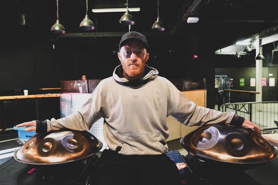 Yishama X Hang Massive, a killa combo!
Deep gratitude for our epic instruments. ✨

#yishama #yishamapantam #yishamahandpan #yishamavibes #hangmassive #hangmassivelive #thehangmassiveexperience #instrument #music #sublime #tourlife