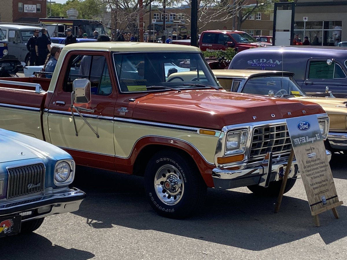 evanbrayshow's tweet photo. Looking for something to do today?  The @reginapolice Veteran’s Association Annual Show &amp; Shine is happening. Free Admission. Osler St. and 11th Avenue. #beautifulvehicles #showandshine #free #community https://t.co/hOg5f7gafB
