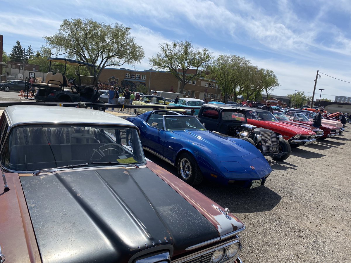 evanbrayshow's tweet photo. Looking for something to do today?  The @reginapolice Veteran’s Association Annual Show &amp; Shine is happening. Free Admission. Osler St. and 11th Avenue. #beautifulvehicles #showandshine #free #community https://t.co/hOg5f7gafB