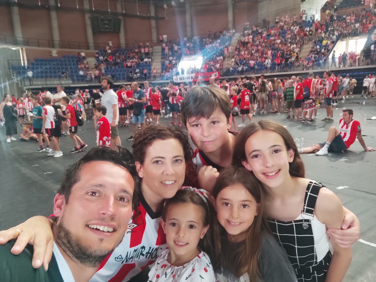 JaviAdan81's tweet photo. Mis chicasssssssss!!! https://t.co/EsV4KVTUiU