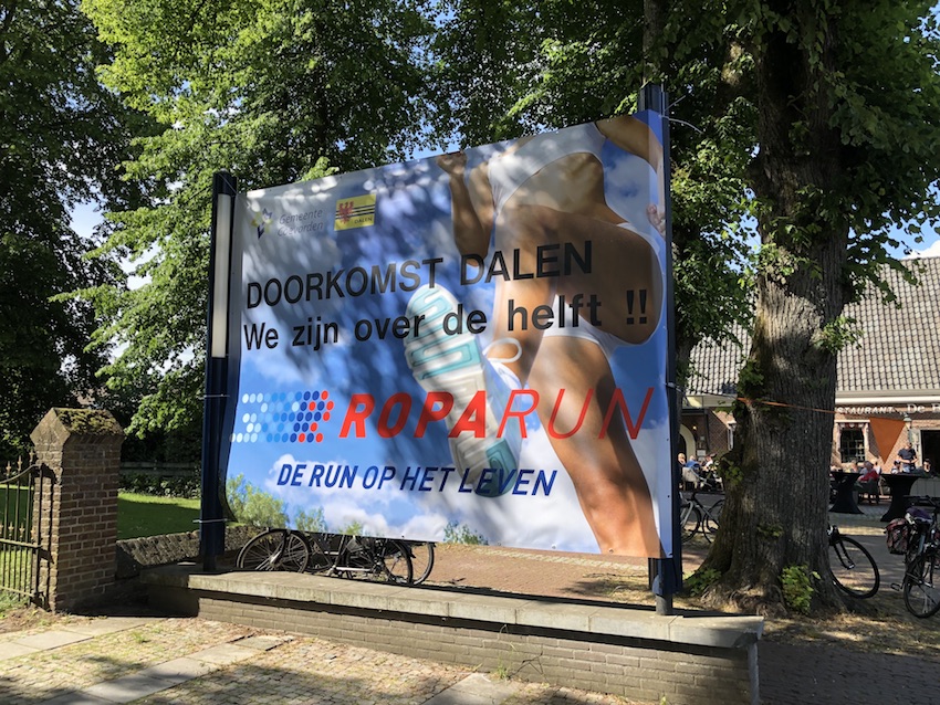 Turfrunners uit Dalen in actie tijdens Roparun: 'Voelt goed om iets te doen' (video) - hardloopnieuws.nl/turfrunners-ui… -
De Turfrenners uit Dalen zijn klaar voor de Roparun. Een estafettetocht van 565 kilometer, ditmaal dwars door Nederland. De club uit ...