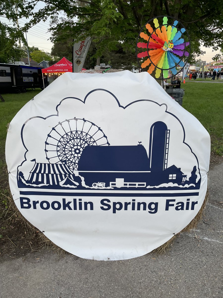 fi_mme's tweet photo. What a beautiful weekend to be back at the #BrooklinSpringFair! We have definitely missed you. #Brooklin #Community https://t.co/jHp9OmrHJP