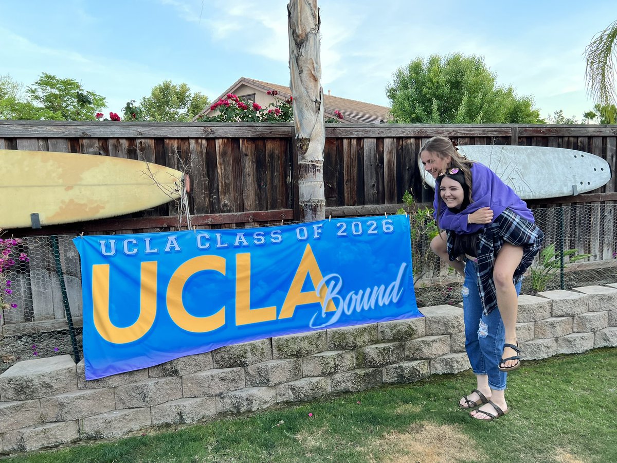 kaylababby's tweet photo. My baby cousin is UCLA bound 😭💙💛 https://t.co/q4CJSimc2z