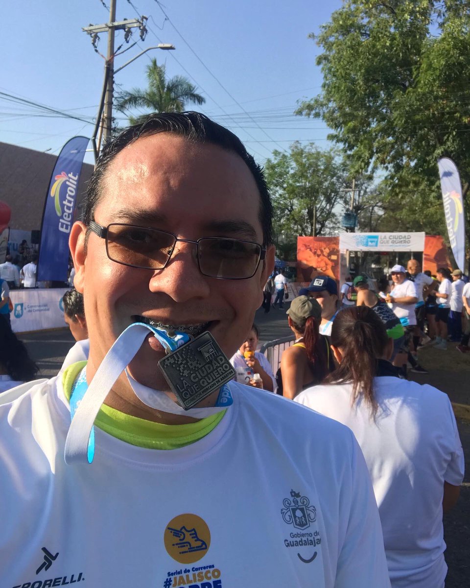 TrokAtt's tweet photo. Hace mucho no sacaba un tiempo así; nada que ver con los de antes pero ahí vamos @yoelegicorrer1 @Maraton_Gdl https://t.co/hpThpu9U06