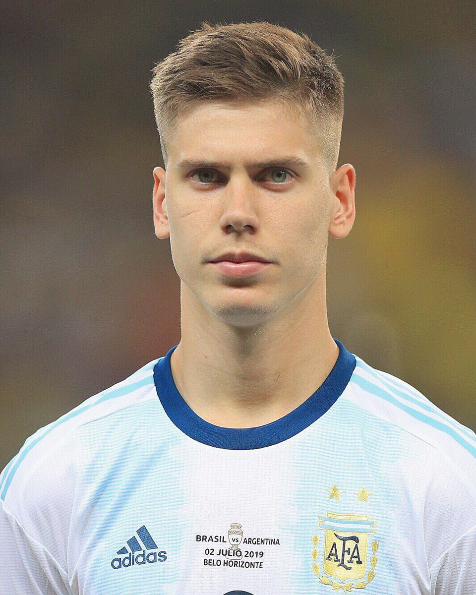 Mi viejo:
"Llega ir Foyth al mundial y me corto las bolas bolas en vivo"
JAHSJSHSH
