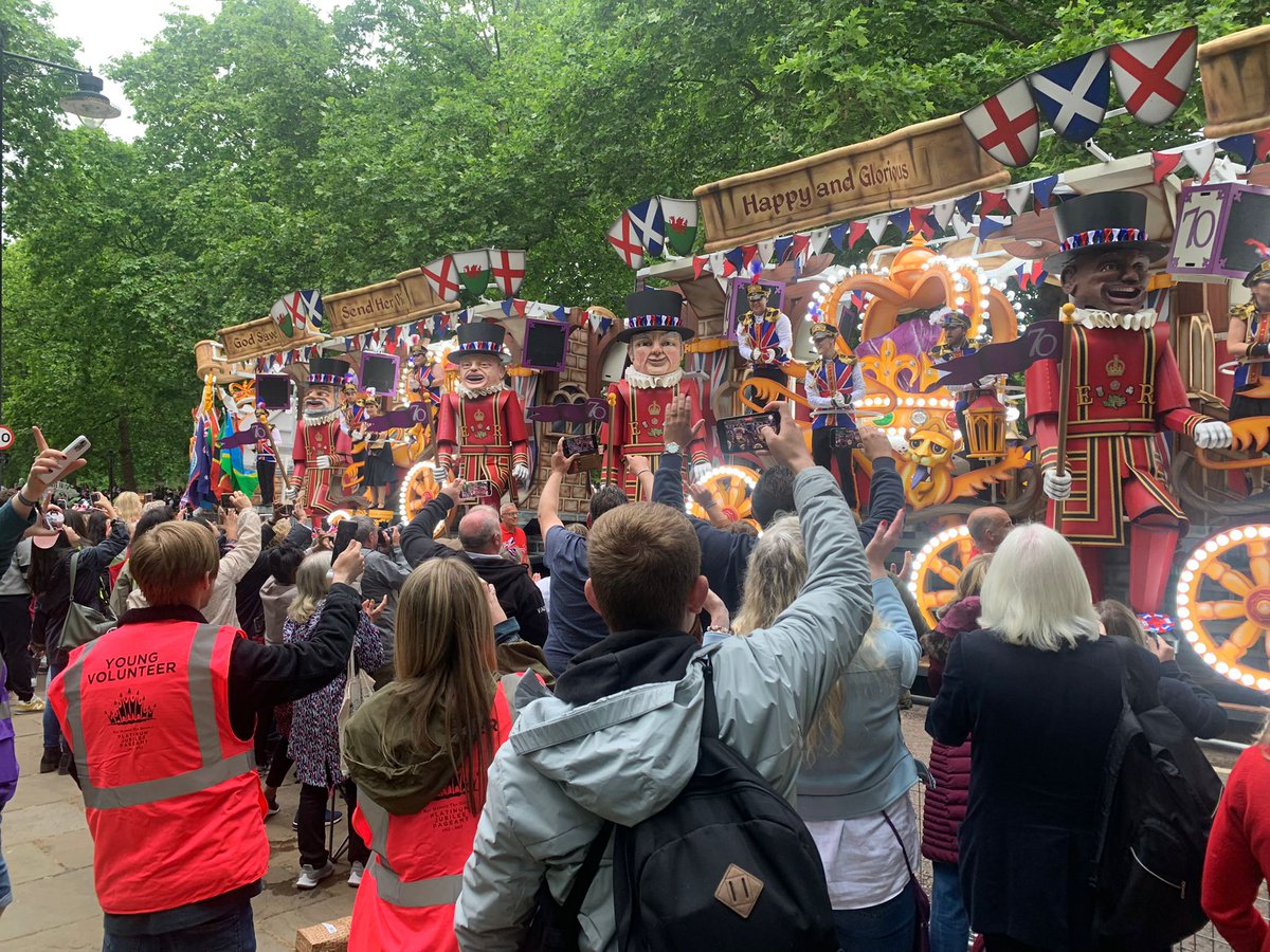 Forgive us if we miss any messages - our notifications have exploded!

Thank you for all your amazing messages 👑🇬🇧

#PlatinumJubileePageant 
#BridgwaterCarnival