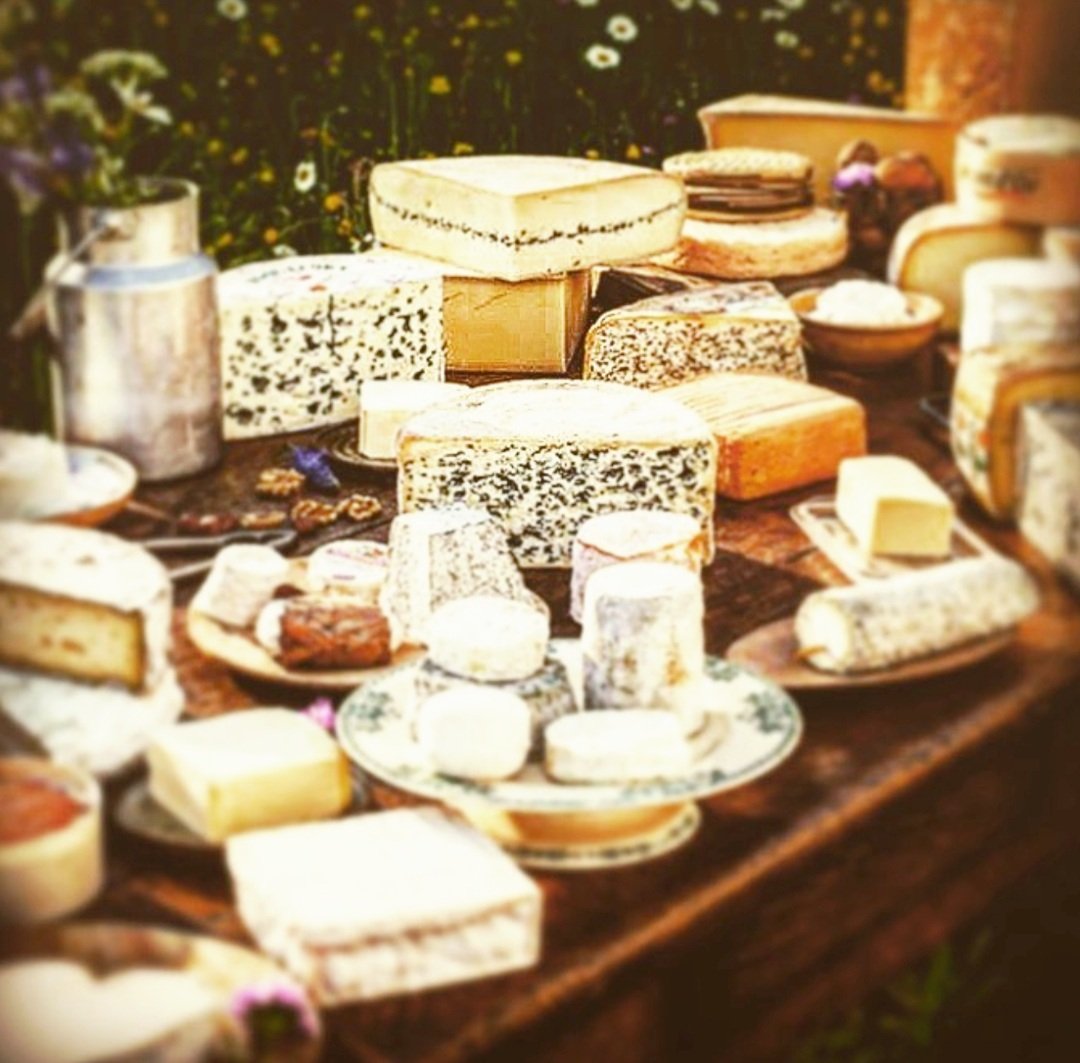 MFGrapes's tweet photo. 📢 New Tasting Event 📢

Tickets are now available for our latest tasting event where we'll be pairing wines with a selection of cheeses from @CheeseeP 🧀 

We're expecting it to be a popular one so be quick! 🍷

https://t.co/yxY6yQToid https://t.co/nRXuaEqsdR