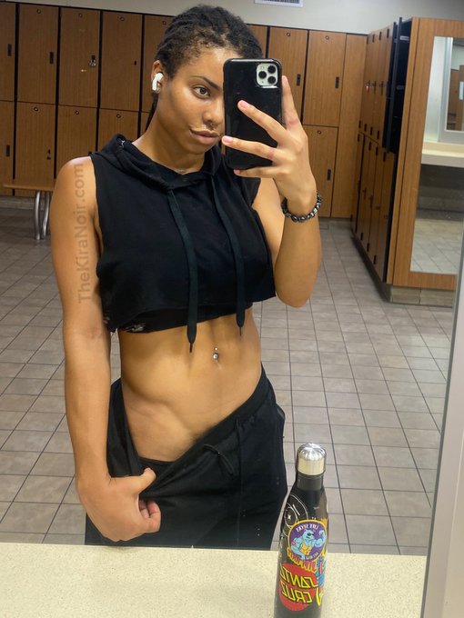 2 pic. would you kiss me if I was all sweaty? https://t.co/vSeXc1aoO7<a href="/tag/mvsales"class="tags"><span>#mvsales</span></a>