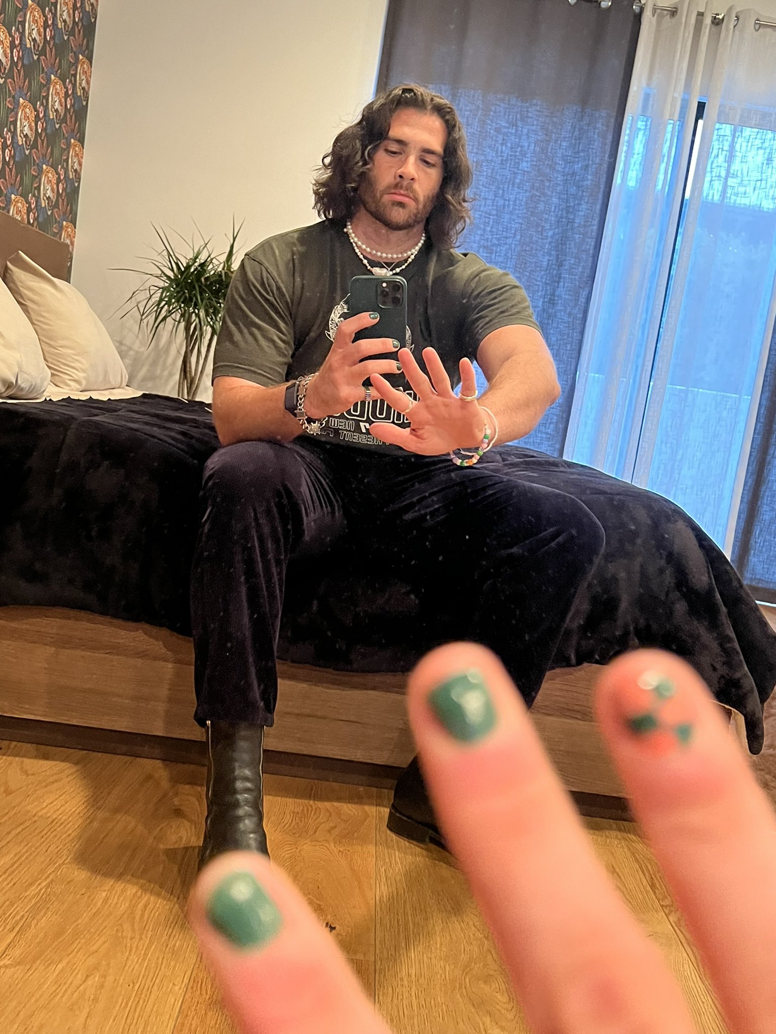 hasanabi on Twitter: "not streaming today. first day off in a minute