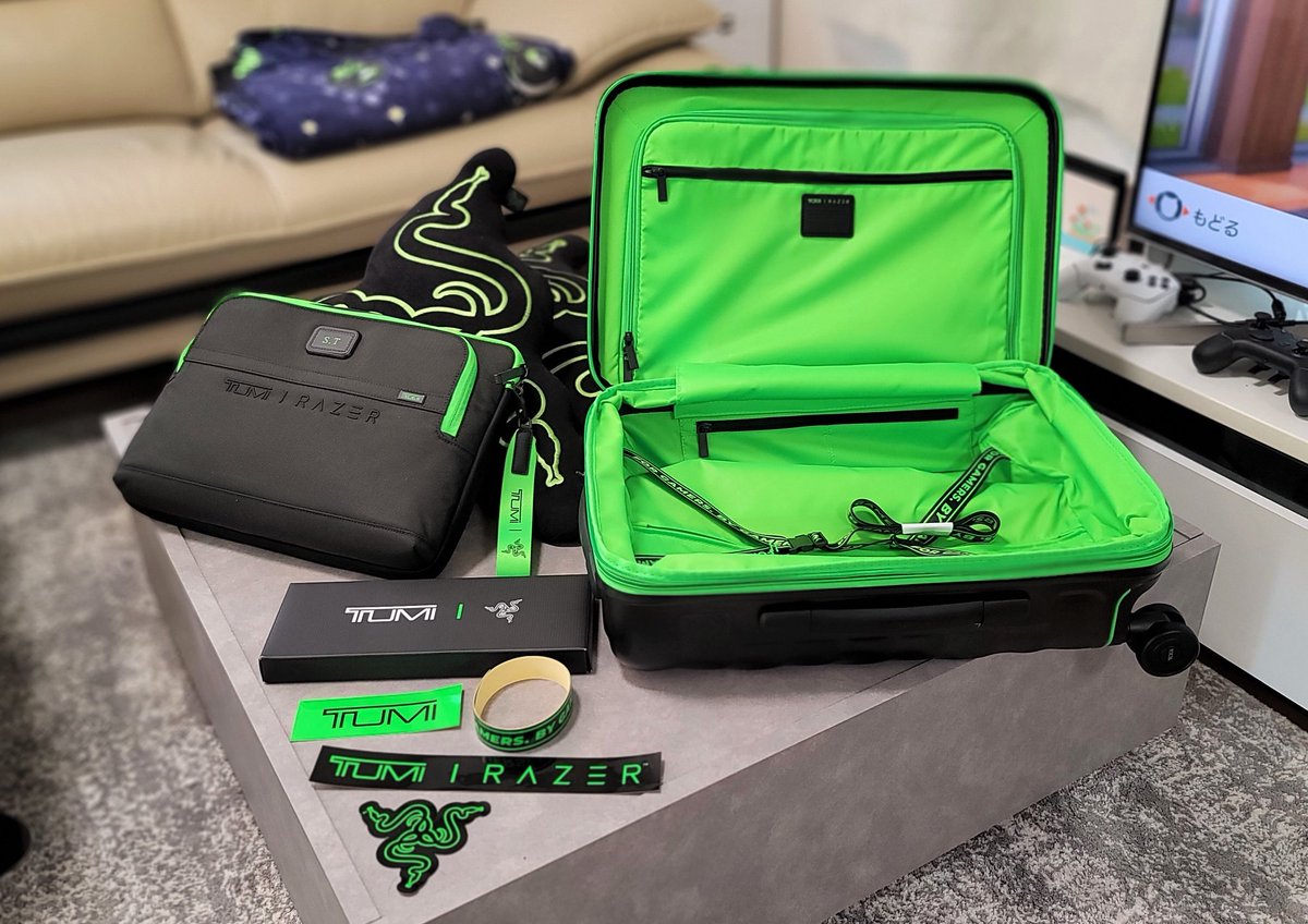 RazerES's tweet photo. Tumi | Razer 💚 #CARRYHARD #TUMIRazer
📸 @teru9232 https://t.co/e1qUmODJ0y