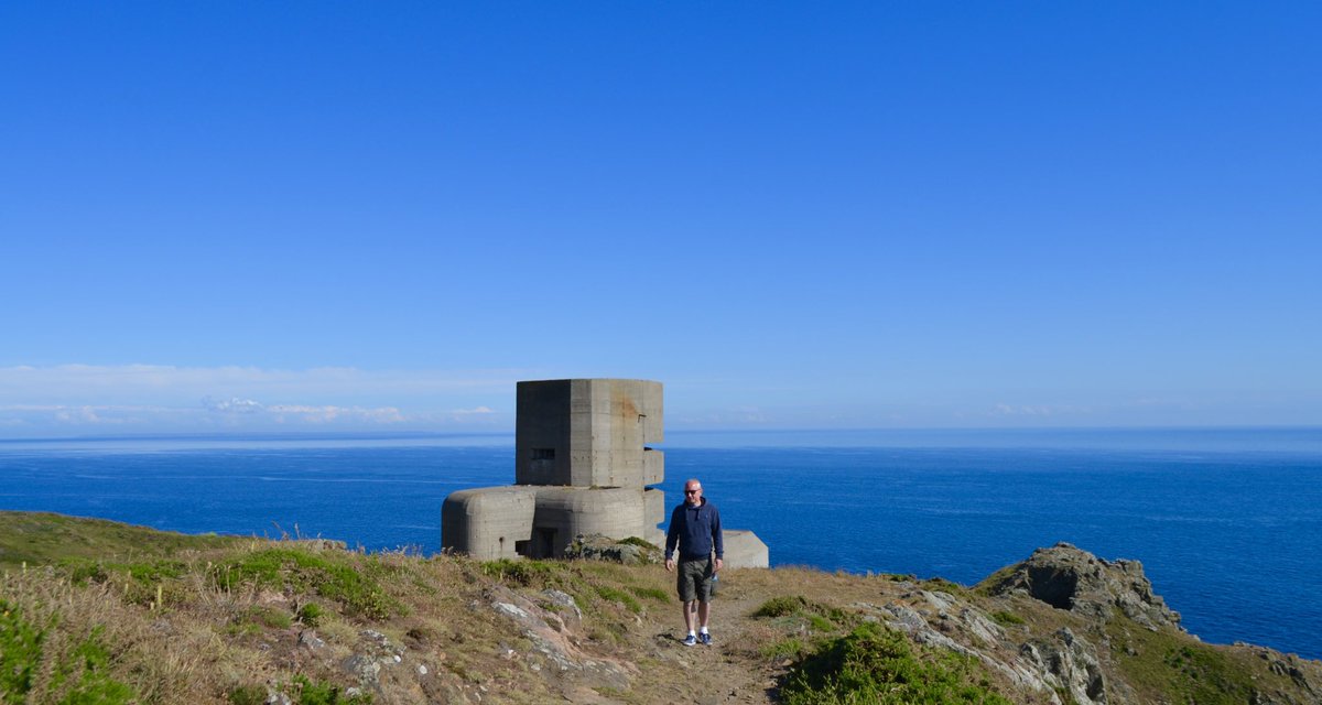 AnitaRolfe's tweet photo. A personal best of 88 #nhs1000miles this week (1054YTD) due to lots of coastal walks in lovely sunshine
#Guernsey #Vazon #MoulinHuet #SaintsBay #CoboBay #PetitPort #LaPerelle #Leree #RocquaineBay #PorteletHarbour #HaveletBay #Herm #MouisonniereBeach #StPeterPort #BorderCollie https://t.co/hQyBnPj6WX
