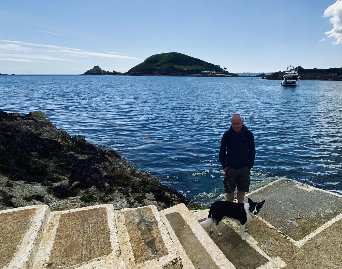 AnitaRolfe's tweet photo. A personal best of 88 #nhs1000miles this week (1054YTD) due to lots of coastal walks in lovely sunshine
#Guernsey #Vazon #MoulinHuet #SaintsBay #CoboBay #PetitPort #LaPerelle #Leree #RocquaineBay #PorteletHarbour #HaveletBay #Herm #MouisonniereBeach #StPeterPort #BorderCollie https://t.co/hQyBnPj6WX