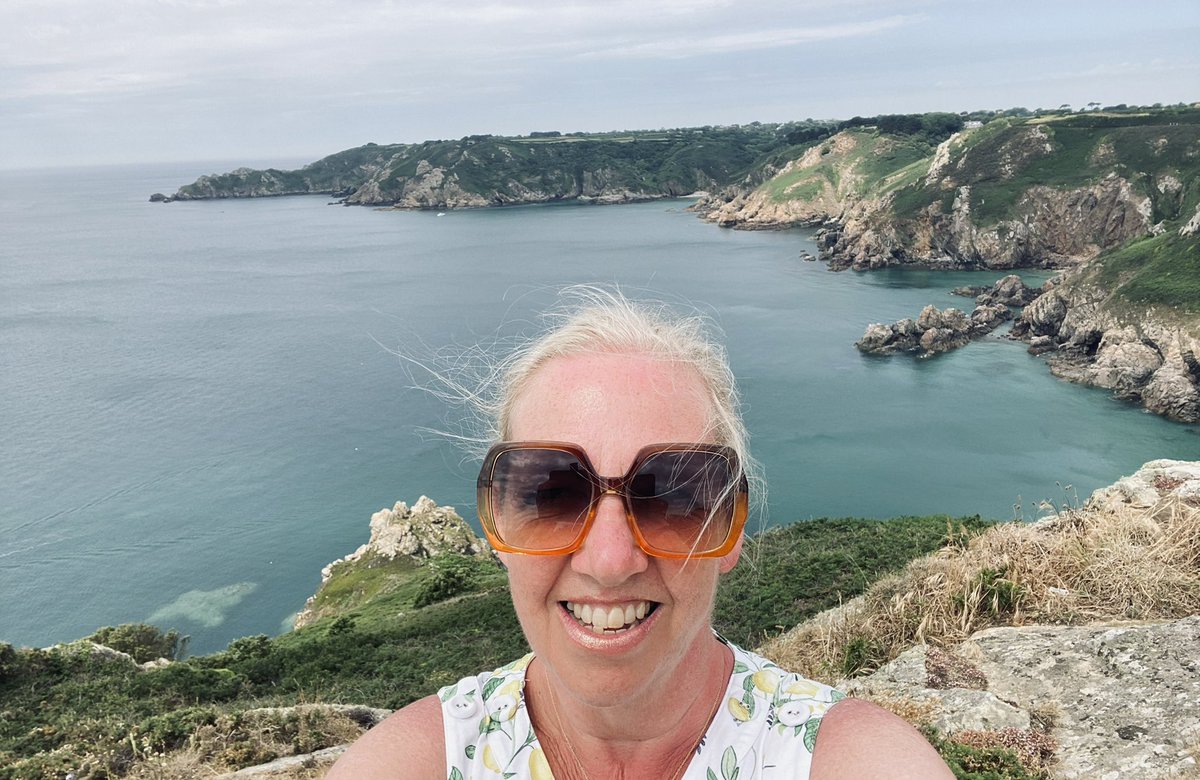 AnitaRolfe's tweet photo. A personal best of 88 #nhs1000miles this week (1054YTD) due to lots of coastal walks in lovely sunshine
#Guernsey #Vazon #MoulinHuet #SaintsBay #CoboBay #PetitPort #LaPerelle #Leree #RocquaineBay #PorteletHarbour #HaveletBay #Herm #MouisonniereBeach #StPeterPort #BorderCollie https://t.co/hQyBnPj6WX