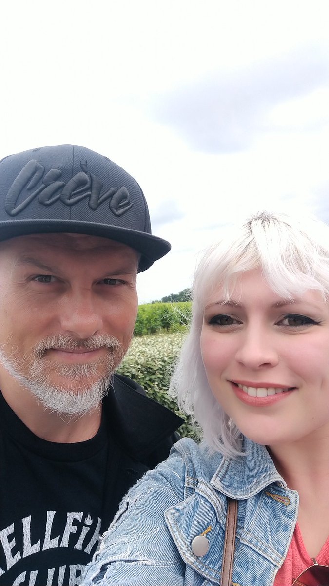 🐉Emmanuelle🐉 (@indoemma26) on Twitter photo Enfin j'ai pu te voir Oli et échanger quelques mots ! Merci et à bientôt 💜 Repose toi bien !
<a href="/oLidESaT_/">oLi dE SaT</a> Enfin j'ai pu te voir Oli et échanger quelques mots ! Merci et à bientôt 💜 Repose toi bien !
<a href="/oLidESaT_/">oLi dE SaT</a>
