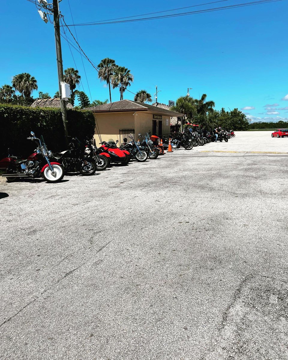 RMendelsonPhD's tweet image. The weather cleared up and it is a beautiful day today. It was #CompletelyNecessary to get #2Down and #ride my #motorcycle. I feel #recharged and ready!!