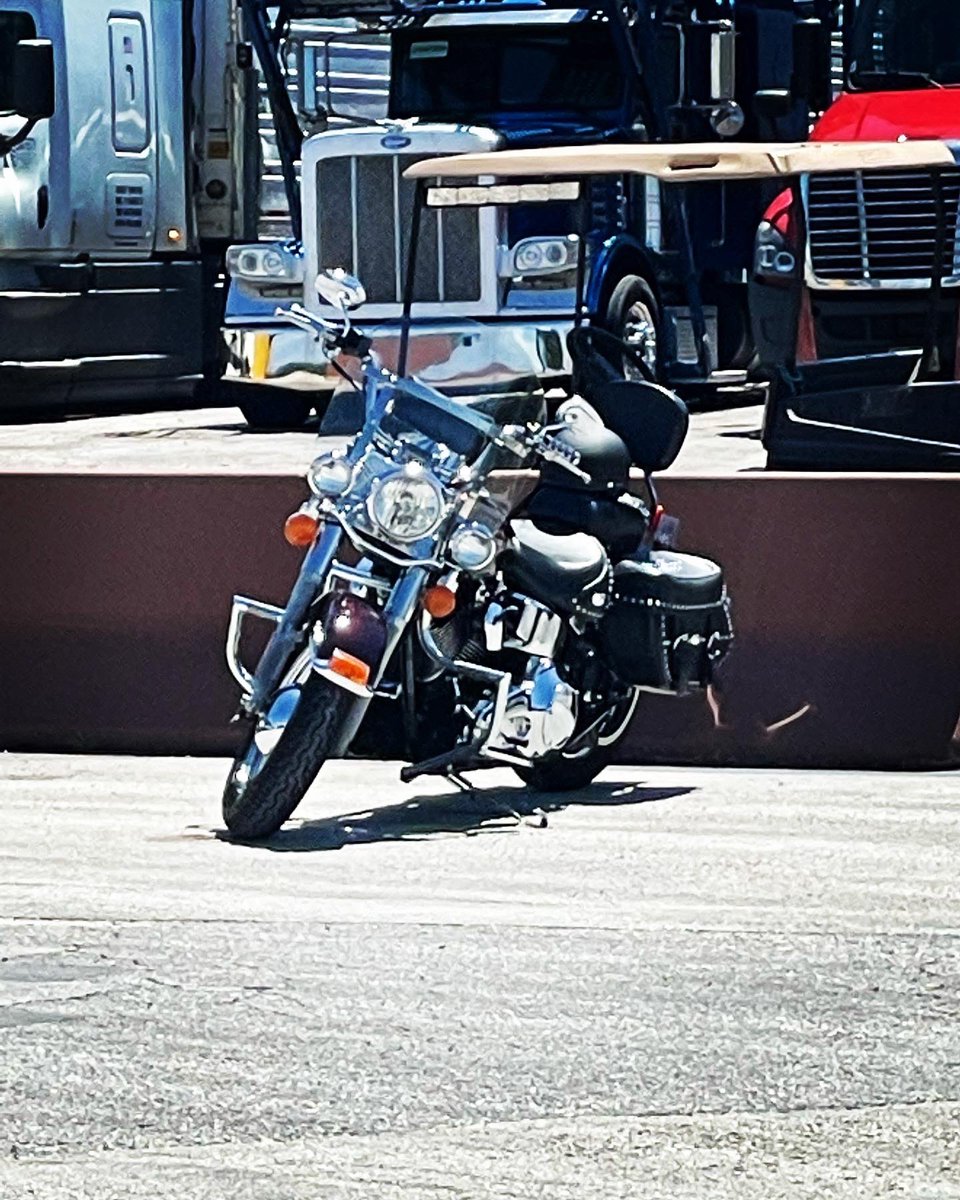 RMendelsonPhD's tweet image. The weather cleared up and it is a beautiful day today. It was #CompletelyNecessary to get #2Down and #ride my #motorcycle. I feel #recharged and ready!!