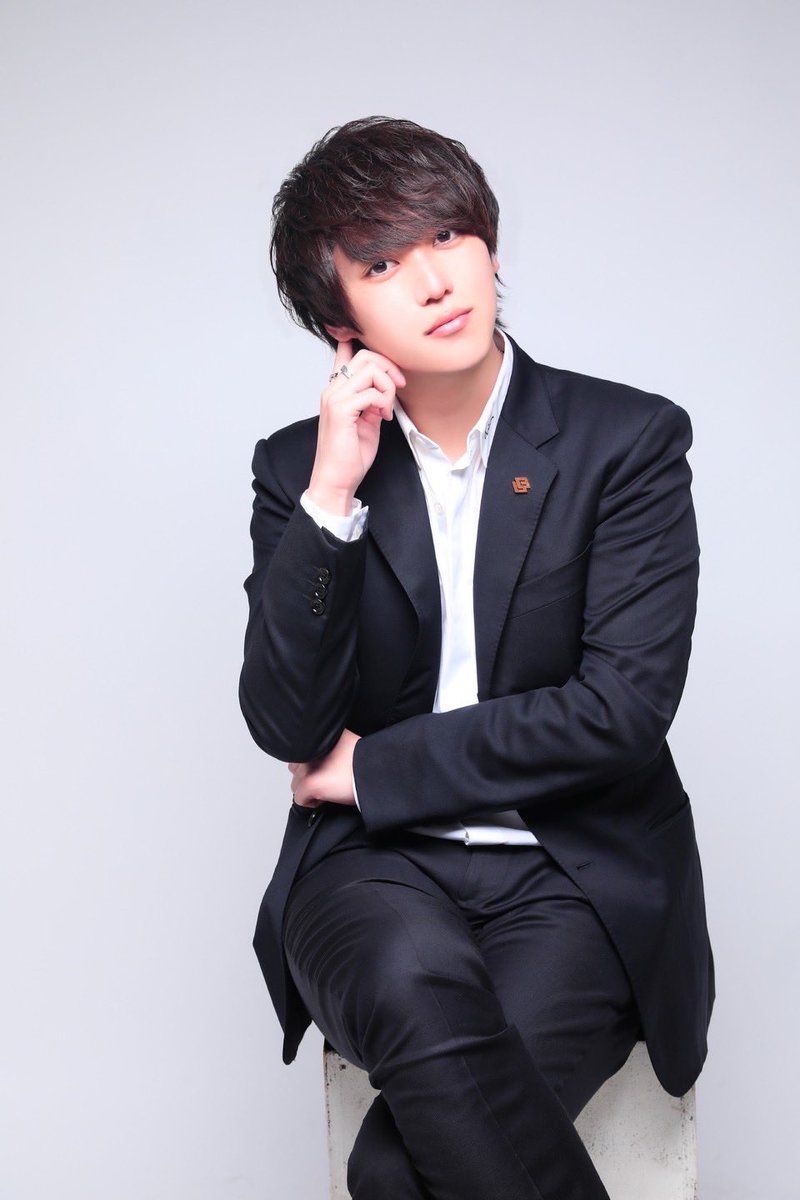 guy_lcolle's tweet photo. 本日もclub Guyにご指名ご来店ありがとうございます❗️

6月5日

見事に高級シャンパンからの
 #ラスソン に輝いたのは

最近、支配人としてますます安定感が増してきた天を駆けるこの男‼️

✨皇天馬支配人✨
@sumeragi_0406 

でした✨✨

#Guy #エルコレ
#ドキドキしやがれ
#じゃあいっちゃおう https://t.co/EQghZpvBTx