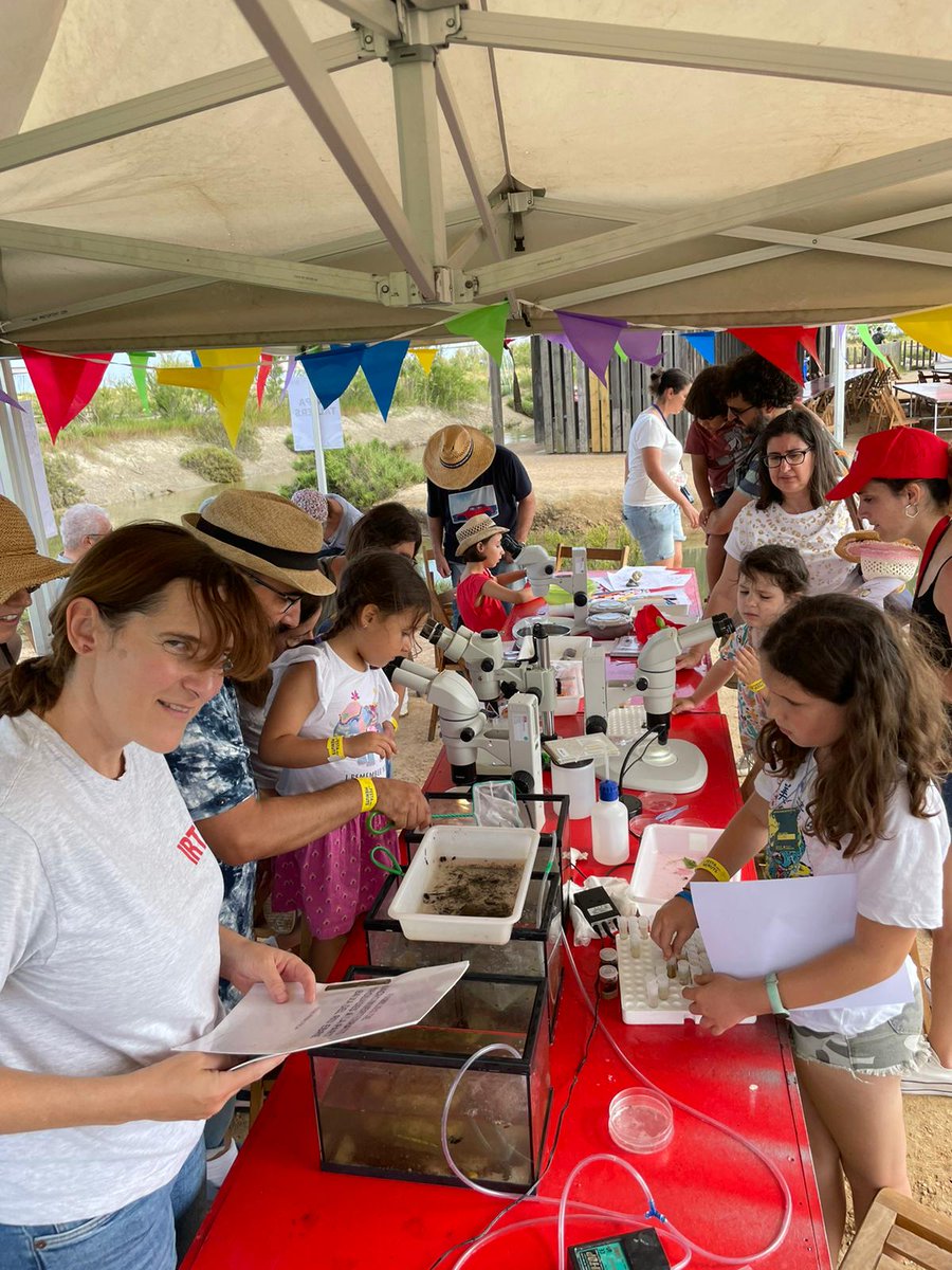 🪲🐚🦐 Ayer y hoy <a href="/irtacat/">IRTA</a> hemos estado en la 'Festa dels menuts' que organiza @PedreraFundacio enseñadole a los más pequeños la importancia de conservar los macroinvertebrados de nuestros ecosistemas. Con <a href="/paulamme/">Paula Molina</a> <a href="/xavier2bgranell/">Xavier Benito</a> <a href="/ncidpuey/">Núria Cid</a> y @MarinaTorresGi