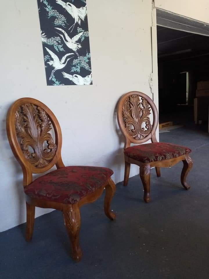 Trash_Upcycle's tweet photo. We have 40 restaurant dining chairs we need to shift at €40 each. https://t.co/XNdQTdmOtd