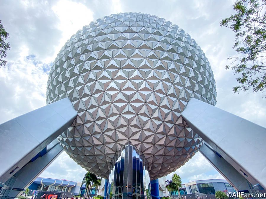 DisneyOnParade's tweet image. Only one can be saved. The other gets bulldozed. Which do you save?
Spaceship Earth or Cinderella’s Castle? #SaveOne