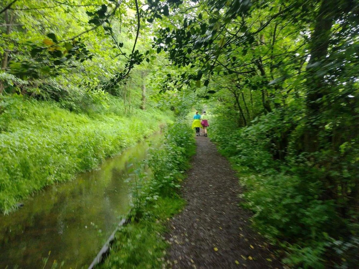 hannahfindlay01's tweet photo. Just 2 friends out together running in the rain, enjoying the beauty on the doorstep #Staffordshire #MentalHealth #Friends #ThisGirlCan #FirstHalfMarathonPrep #RunningBug https://t.co/rryEElKD2H