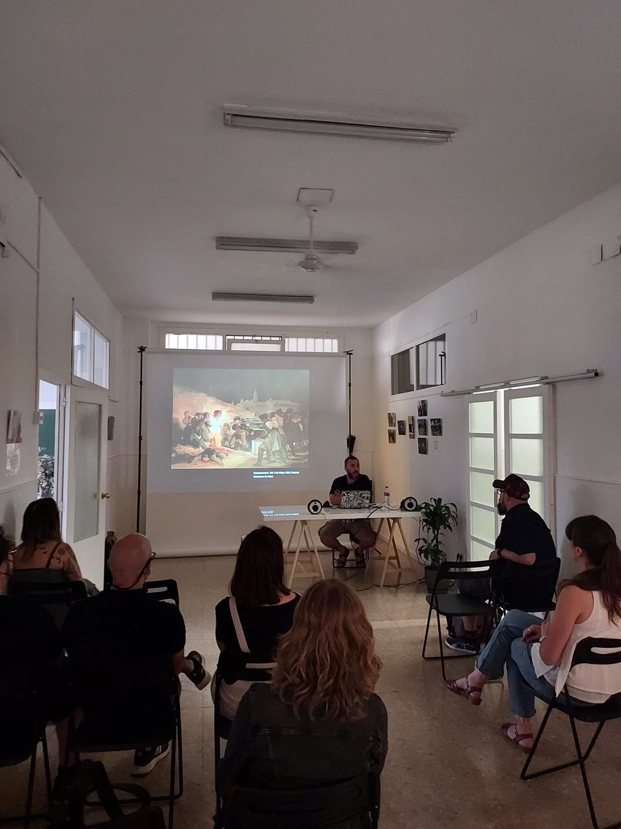 Ayer tuvimos el placer de tener a <a href="/D_Arribas/">david arribas</a> presentando su fotolibro Ansia, una visión personal sobre el movimiento punk. Nao contó todo, y nos dejó con ganas de más!. Gracias por todo David!! 🙌🏼🙌🏼