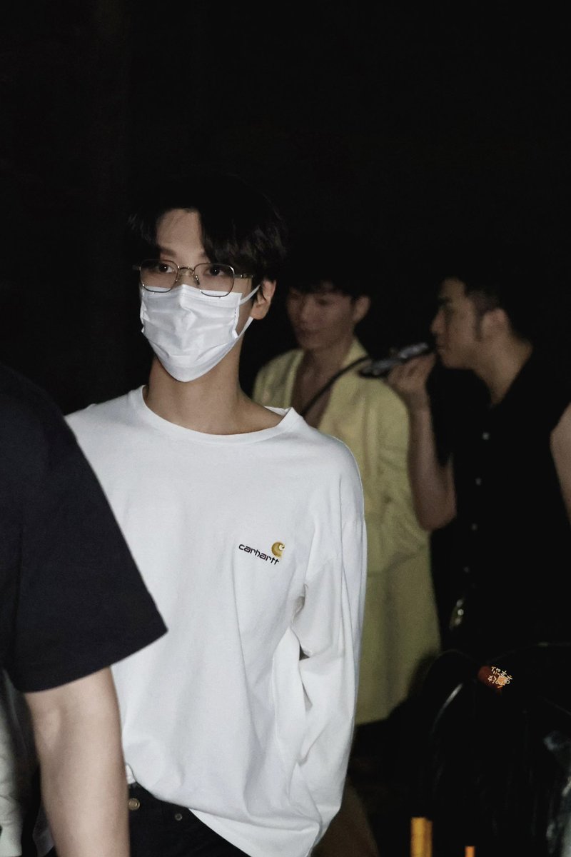 Zz1nADream's tweet photo. 220606/下班

TenWithGlasses👓🐈‍⬛pt.2

#TEN #TENLEE #TENChittaphon #李永钦 #텐 https://t.co/iv4zsVR6wd