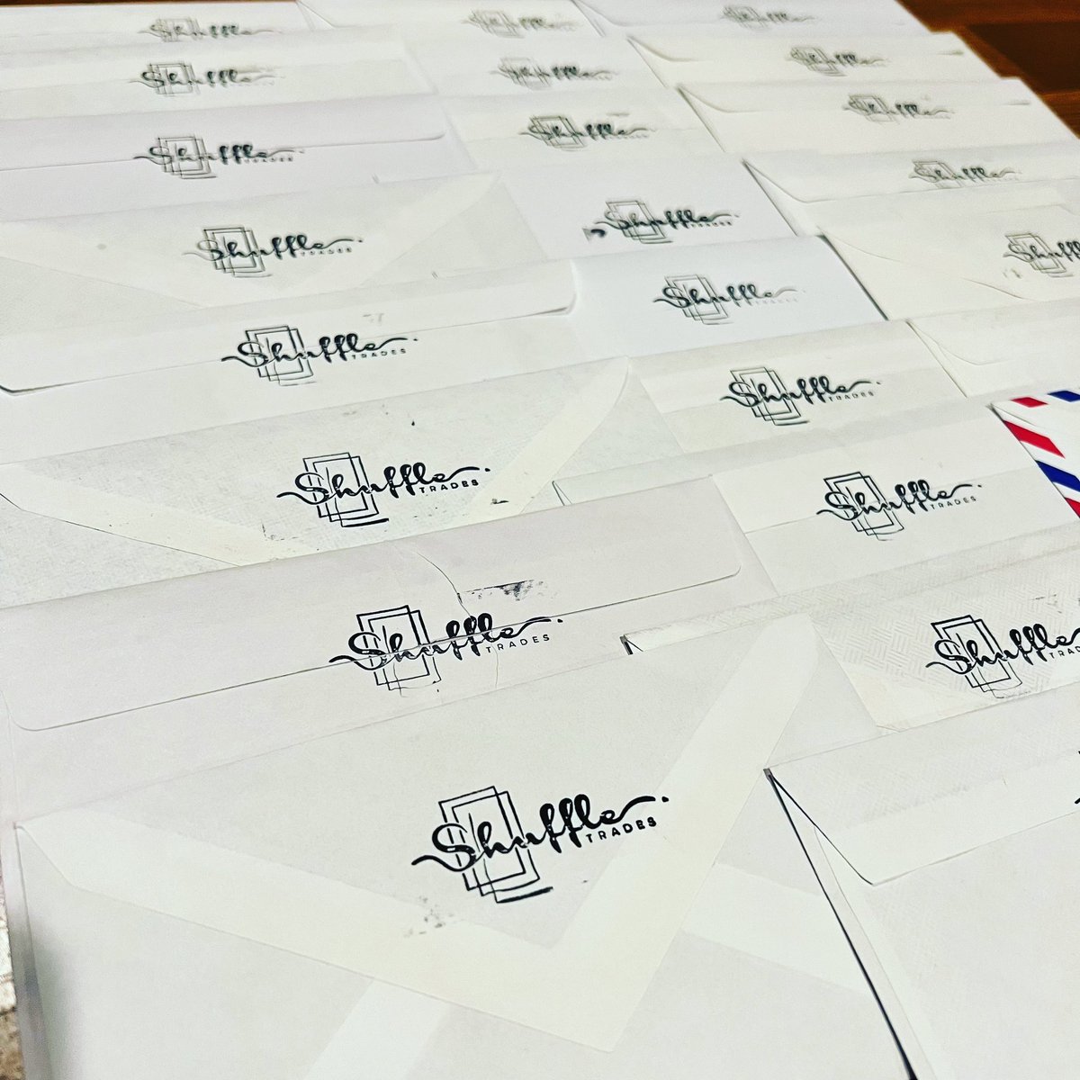 ShuffleTrades's tweet photo. The May Shuffle Trade shipped out yesterday! Now get those submissions in for June! #autographs #autograph #autographcollector #autographed #ttm #sportscards #tradingcards #baseballcards #footballcards #basketballcards #shuffletrades #blindtrade #ttmsuccess #ttmautograph https://t.co/FKu40ksK7E