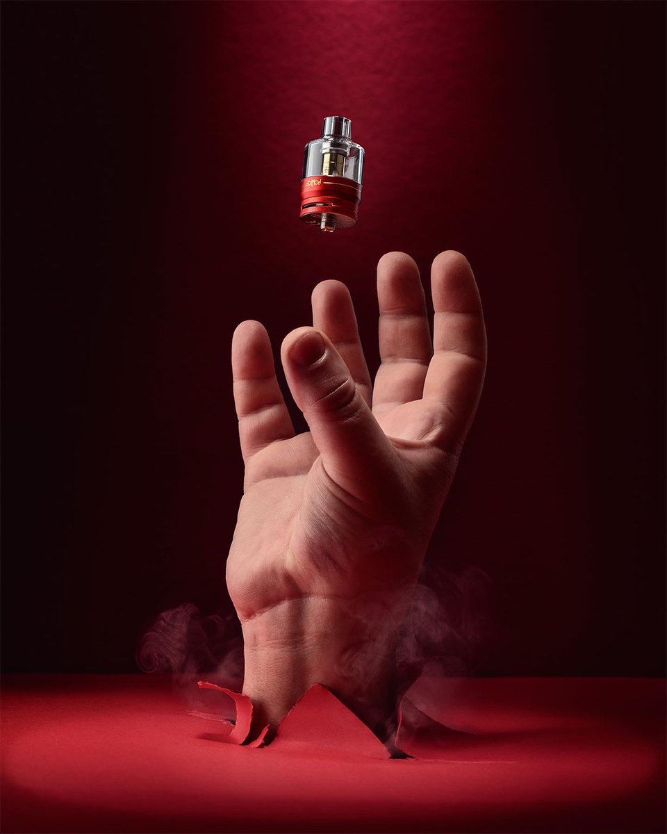 TheMeloShot's tweet photo. #TipOfTheDay: make the most out of one broken photography prop.

#productphotography #fotografiadeproducto #PhotographyTips #productphotographer #ContentCreator https://t.co/JCq2L1jfny