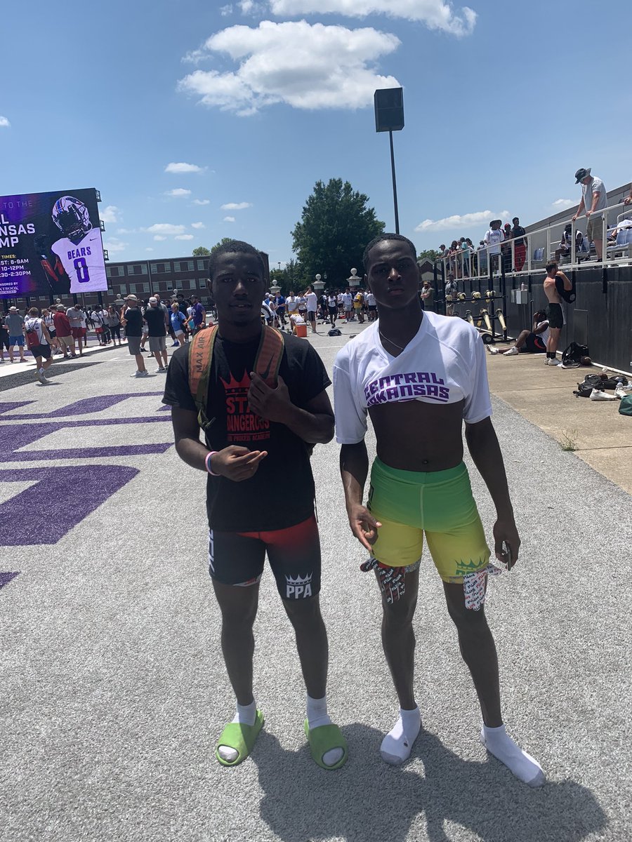 Had A Great Day At UCA Today🏈💜 <a href="/CoachKre/">Kre Trammell</a> <a href="/RawlsKhaled/">Khaled ”LED” Rawls</a> <a href="/D1_KJ6/">Kalon Jackson</a> <a href="/GatorFootballLC/">Gator Football</a>