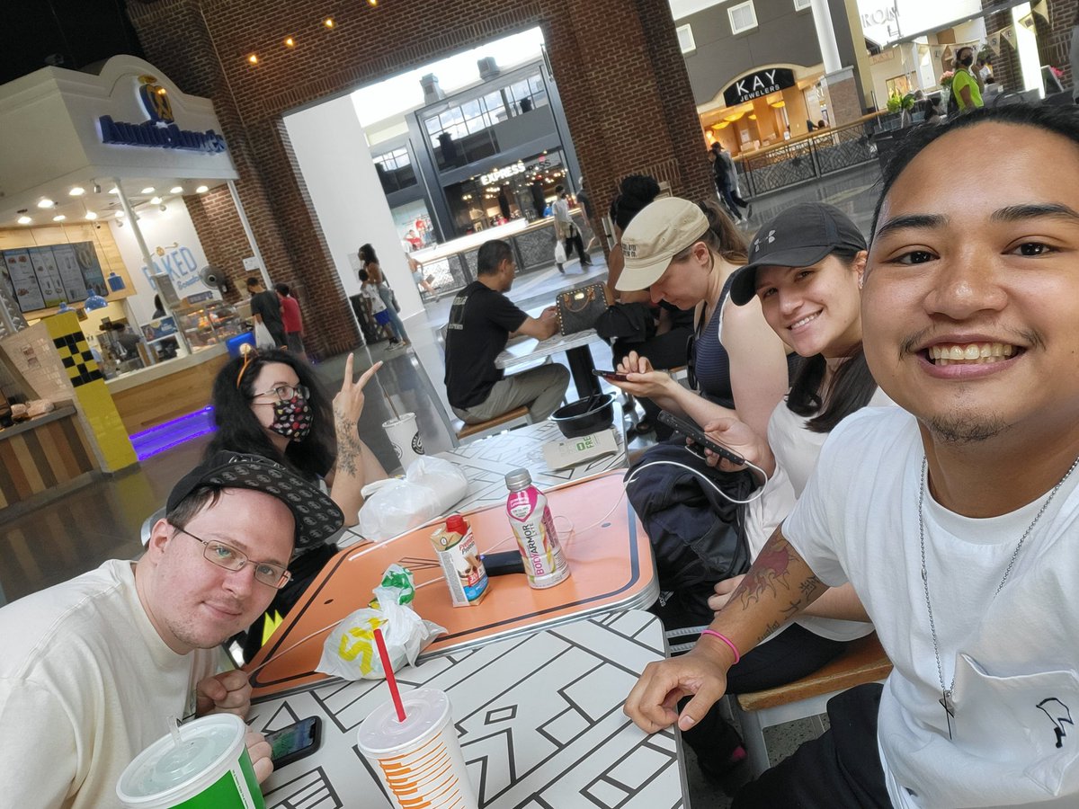Inugami_95's tweet photo. #PokemonGOFest2022 
Trainers gotta eat! Stay full and hydrated out there! https://t.co/GiqoYf7oAY