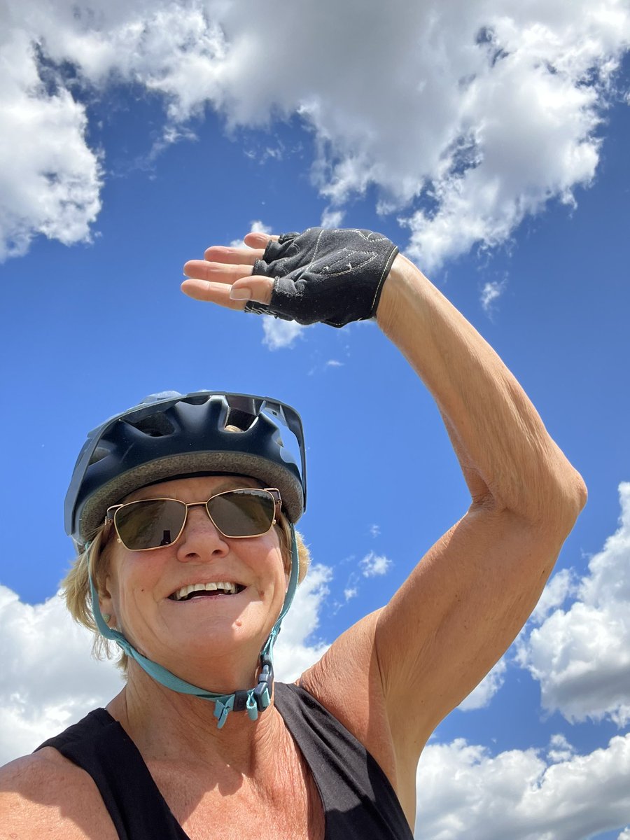 SHAPE_Alberta's tweet image. Waving goodbye to #WheelWeek! Thanks to EVERYONE who took part in this weeks active travel festivities throughout AB, incl.  parachute.ca/safekidsweek and Anything But A Car Day!@StopInjury @AHS_YEGZone @EverActiveAB @StopFalls @agefriendlyYEG @CityofEdmonton @ASCHA__
