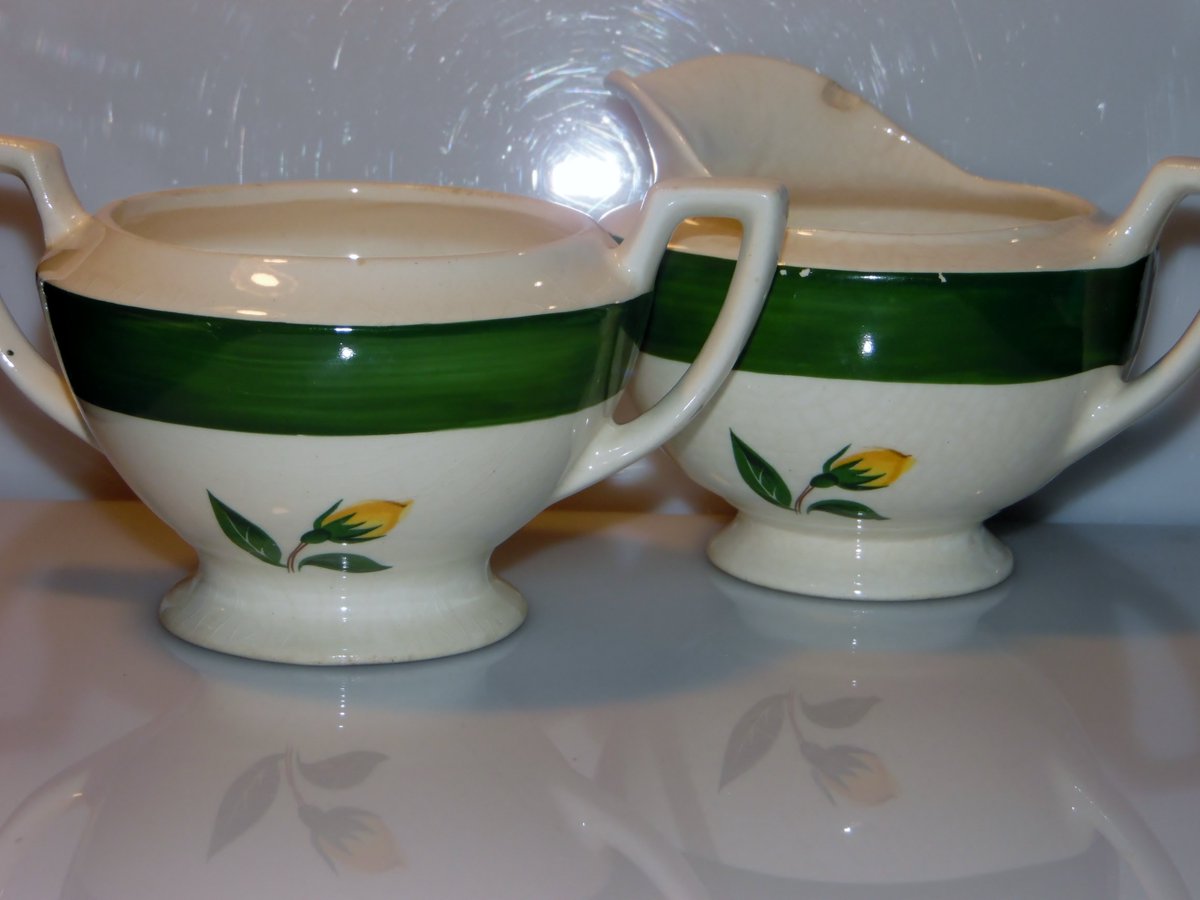yesteryear2day's tweet photo. Check out Vtg 1940's NATIONAL BROTHERHOOD  Prim Rose Creamer &amp; Sugar Yellow Rose Green Rim #1940s https://t.co/TLVCHJJ13r via @eBay https://t.co/Bsvf1jm6lQ