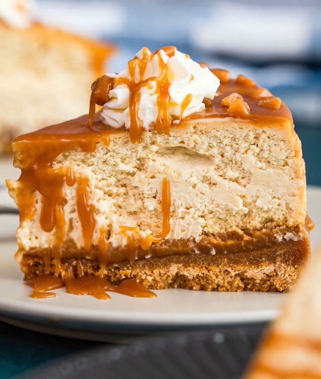 WHATSFORDlNNER's tweet photo. Salted Caramel Cheesecake https://t.co/aTg8bsuWN5