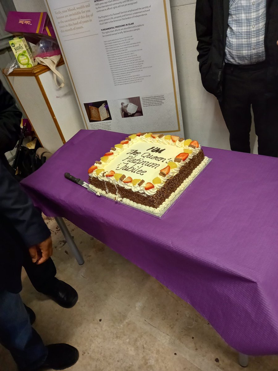 AMA_Cardiff's tweet photo. AMA Cardiff celebrated the Queen’s platinum jubilee today at Baitur Raheem mosque. All external guests and neighbors were invited. After the formal event, a special jubilee cake was ceremonially cut and lunch was served for all guests. https://t.co/FQsdjOjOFs