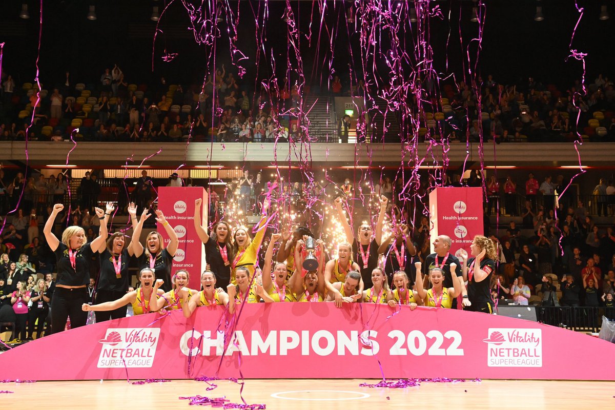 traceynev's tweet photo. Champions 💛🖤 #thisship#theseathletes#ourstaff 🙌 Thank you ❤️ https://t.co/gpLF7BOuvb