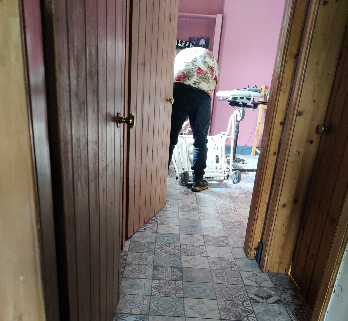 morel_natalie's tweet photo. #3goodthings 1. Good morning chat with a fellow socialist, world adjusted
2. Film club with @GrationV and some poetry too😍
3. @Ambarosie2 Working through a problem that just might make my left life a WHOLE lot better #poopwithdignity #screwthesystem https://t.co/HcpRkI7NhC