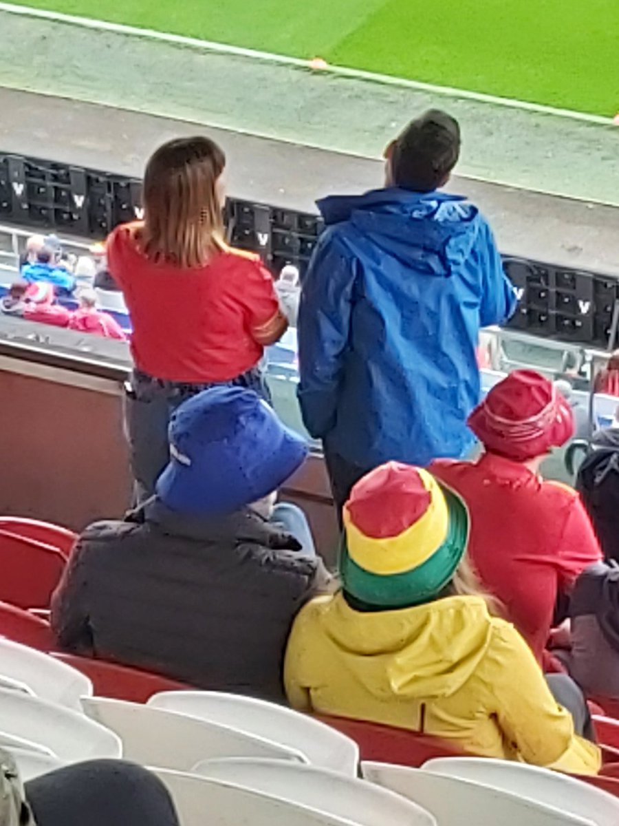 PTTsupporters's tweet photo. @LlantwitMajorFC spotted #WindmillArmy https://t.co/RNzN0N35RQ