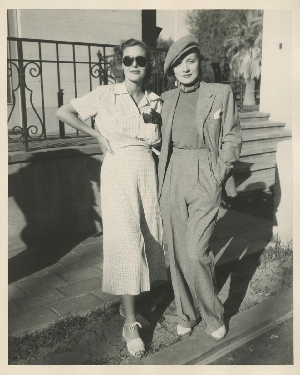 TheTimBurgess's tweet photo. Loretta Young &amp; Marlene Dietrich. #SundayStyles https://t.co/clBJ51Q4Ii