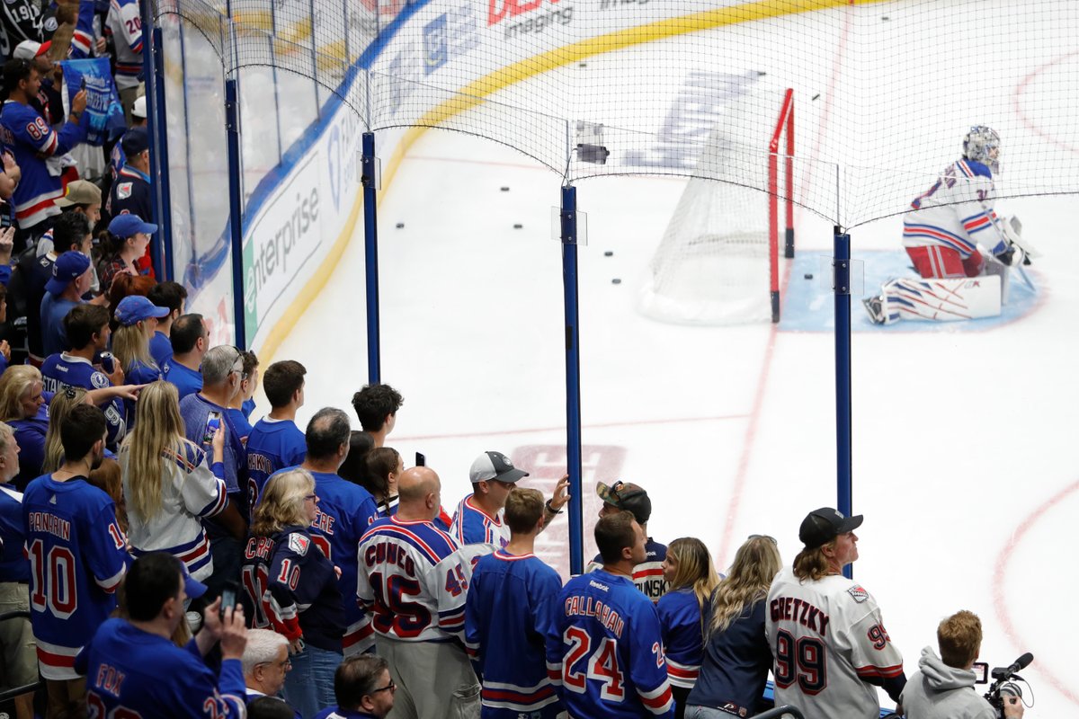NYRangers's tweet photo. #NYR family 💙❤️ https://t.co/04VYE9naxD