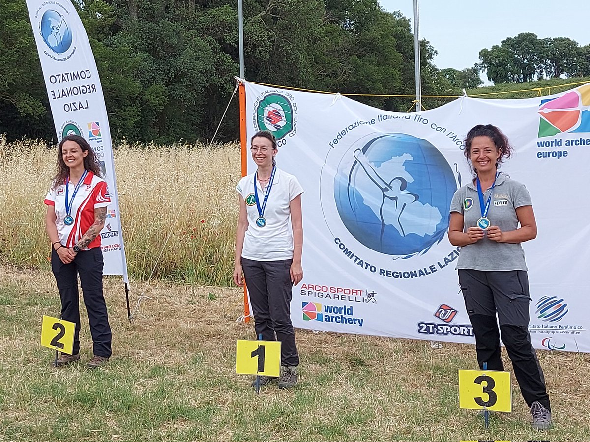 Campionato regionale Lazio tiri di campagna.
Bellissimo 3°posto per Tania con l'arco nudo e altrettanto 
3° posto per Claudio D'annibale con l'arco olimpico 
Bel bottino di medaglie per gli arcieri Reatini con non poche difficoltà causate dal caldo di Roma ......