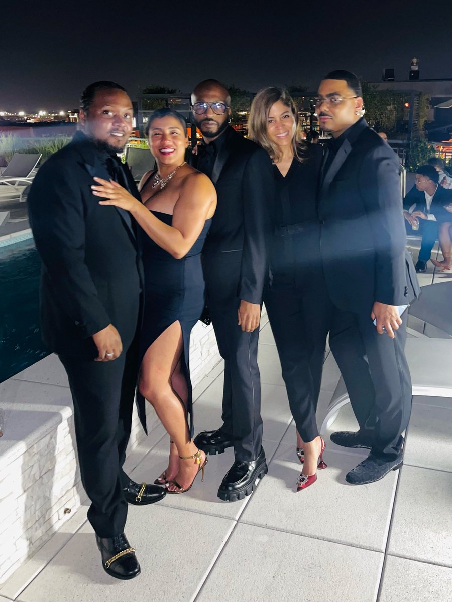 TheWyattReport's tweet photo. Darnells black-tie birthday party 🥳 https://t.co/rnu4rTSx2j