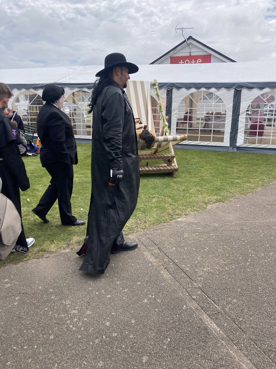 TheKitmanUK's tweet photo. One for the wrestling fans, met Undertaker UK yesterday! ⚱️🪦
(What made it better was he noticed my phone cover and said he’s Spurs too! #COYS) #TakerUK
#wrestling #WWE #WWERaw https://t.co/pSCsnUGgSS
