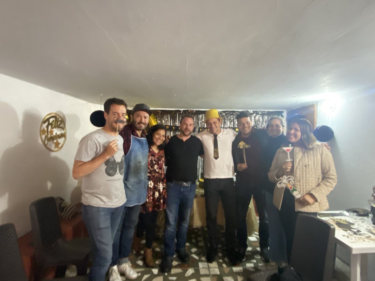 SatoshisJournal's tweet image. PICTURE OF THE DAY👇 

Bitcoiners hanging out at a birthday groove. Spot the  beautiful #bitcoin #cake 

Source: @BJdichter 

Handles mentioned in original tweet: @FossGregfoss @DjSaToShi18 @geeksanchez #satoshisjournal 

satoshisjournal.com