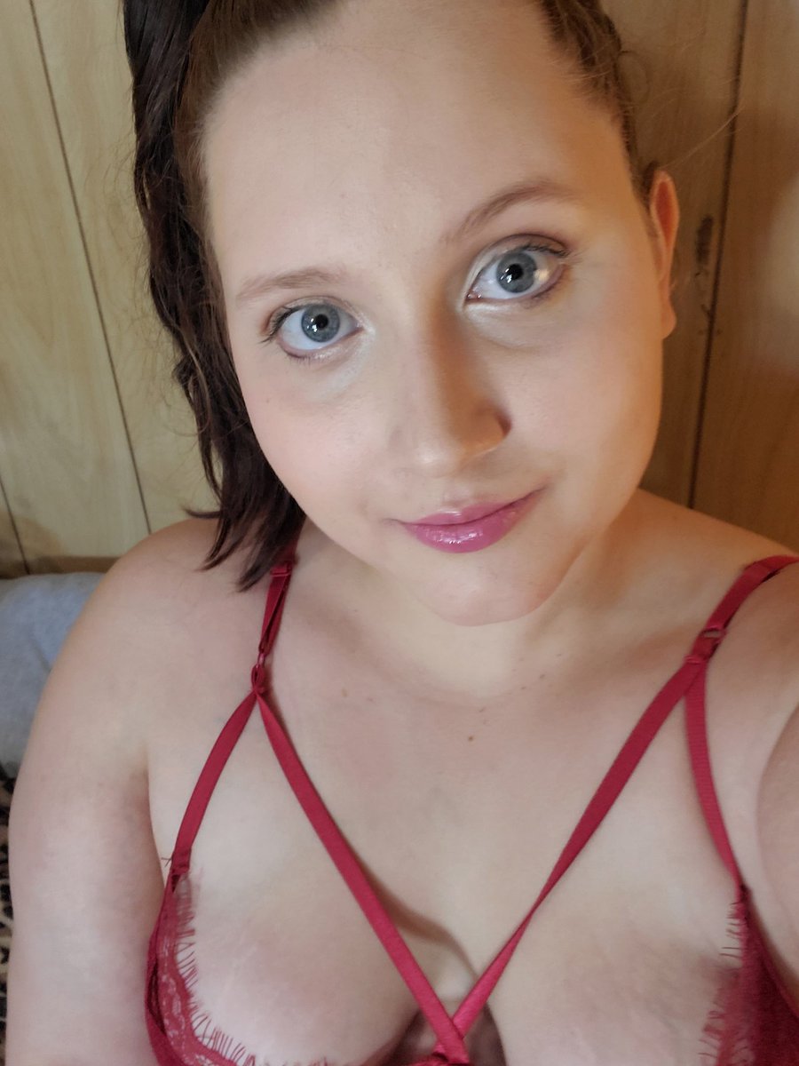 NBabe323's tweet photo. Now on Chaturbate and All Things Worn as well as MyFreeCams!
Offering Skype and Zoom Shows! https://t.co/rztxl88vot