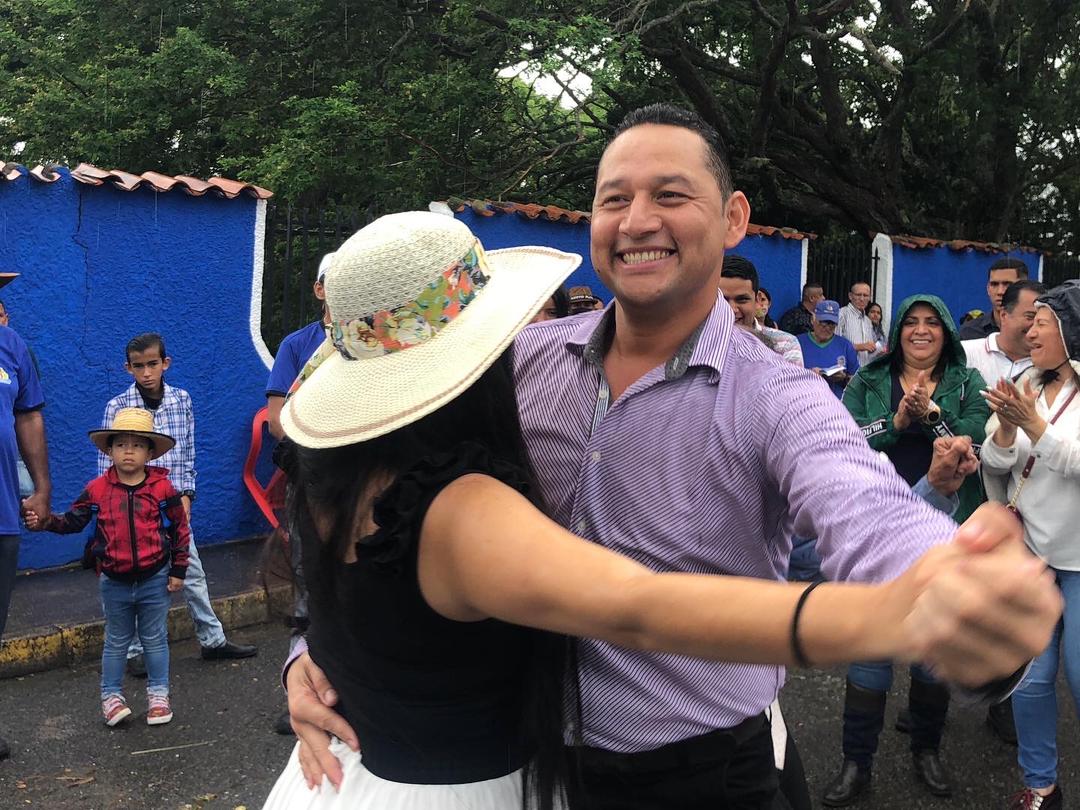 El pueblo de #Ayacucho disfruta de las Ferias y Fiestas de San Juan de Colón, actividad festiva que nos identifica como pueblo.

Seguimos recuperando nuestro patrimonio cultural.