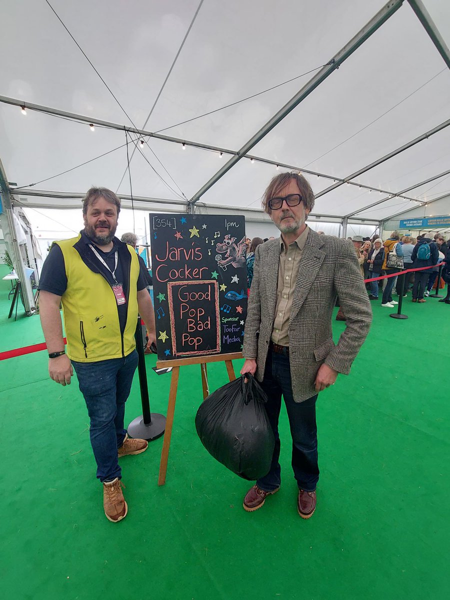 chickeninchalk's tweet photo. @BaillieGifford @hayfestival https://t.co/LIuwg9H973