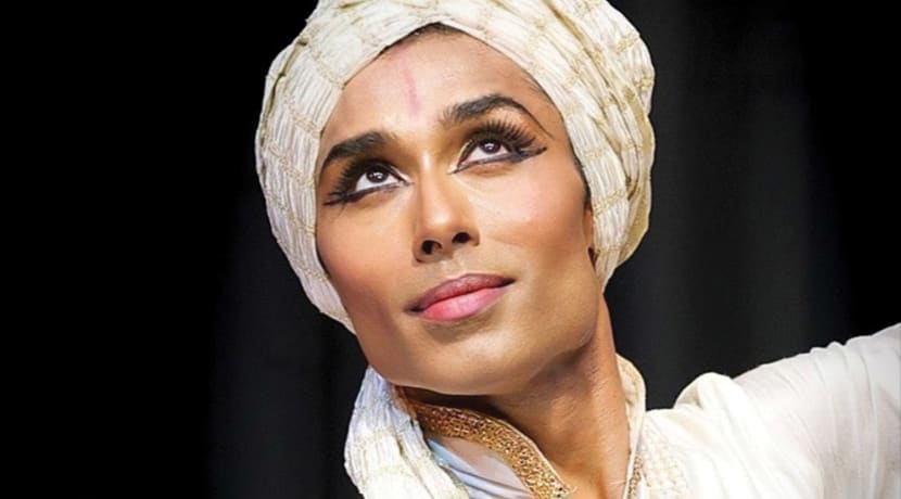 WITH <a href="/ashdancetheatre/">Ash Mukherjee (he/they)</a>'s #VishnusGotMyBack part stand up part storytelling exploring his youthful inspirations and Queerness, from Bollywood classics to a rich diversity of other inspirations. #BrumHour <a href="/BrumHour/">#BrumHour 🐝 Networking with #Birmingham</a> 3/5